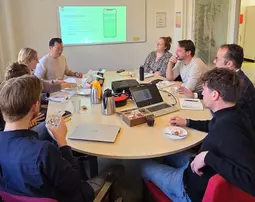 Een luisterende lijn in Oost: samen de weg naar hulp vinden